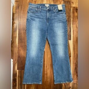 Madewell NWT Mid-Rise Kick Out Blue Jeans in Color Oneida 33T
